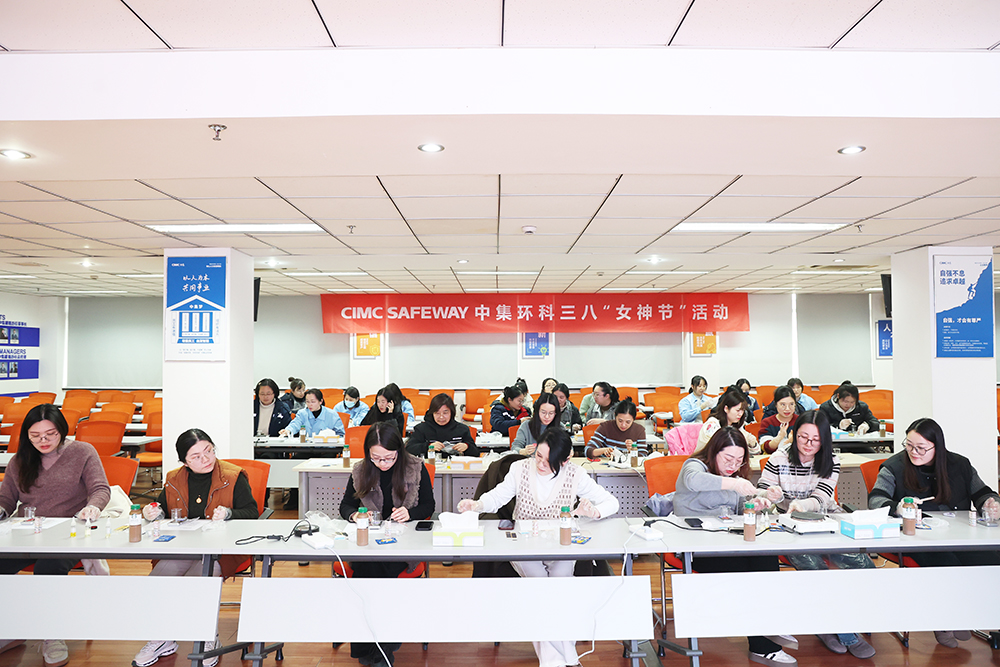 �������� �������̡���Z6������ʱ��չ�����ˡ���Ů��ϵ�л